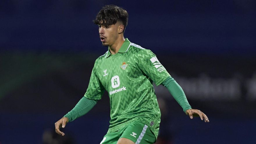 El Hércules ficha al lateral izquierdo Xavi Pleguezuelo