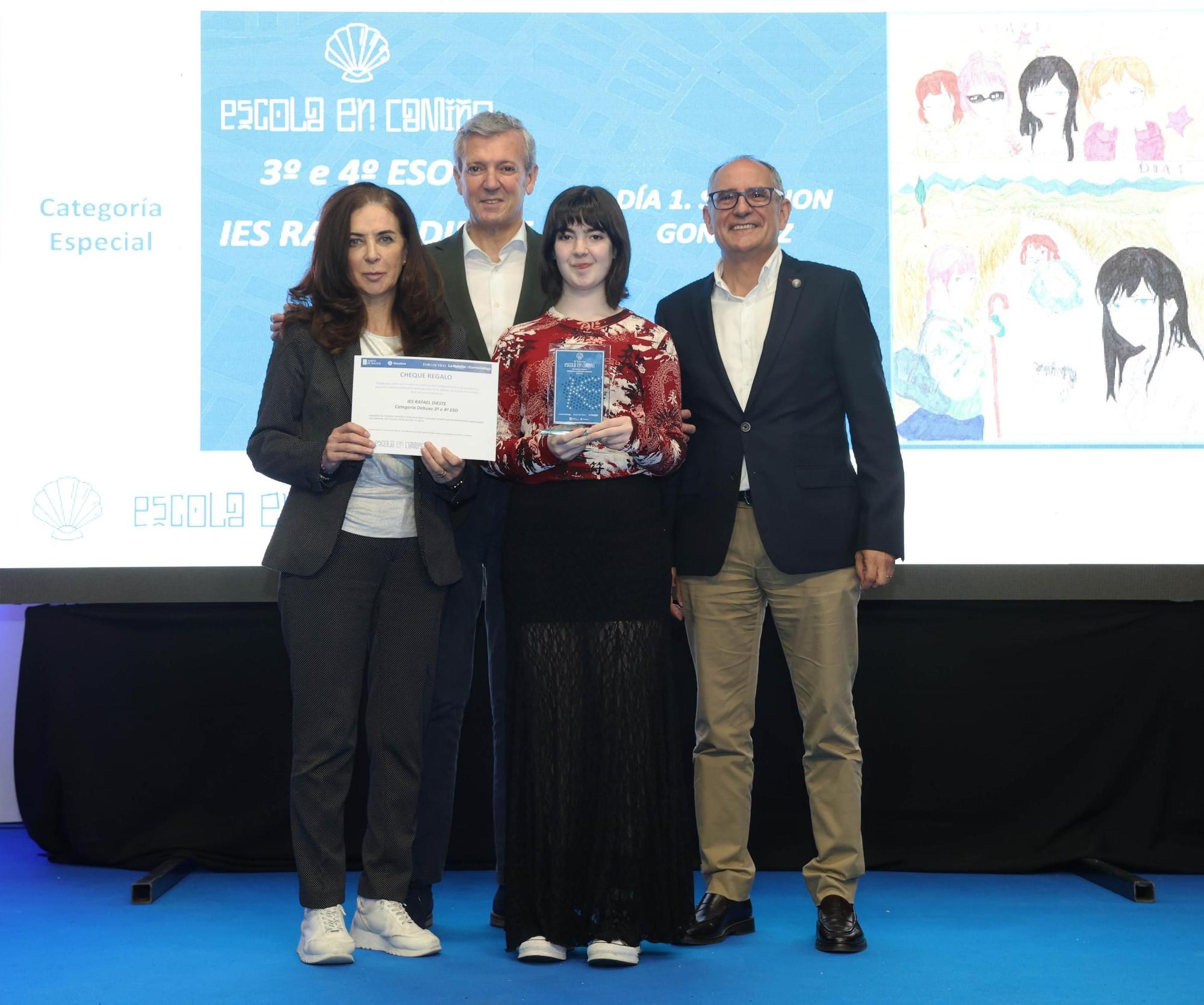 Shannon González Fernández, alumna de 4º da ESO no IES Rafael Dieste, gañadora en Debuxo.