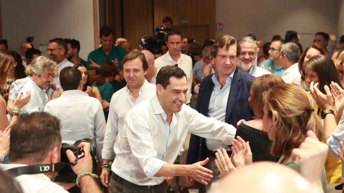 Juanma Moreno a su llegada a la Junta Directiva Autonómica del PP.