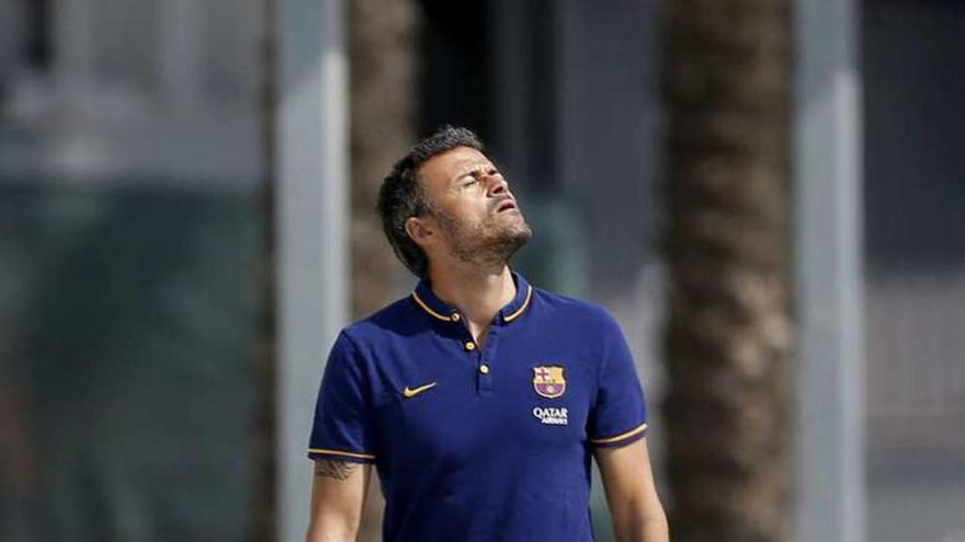 Luis Enrique, ayer, tras concluir el entrenamiento. // Alejandro García