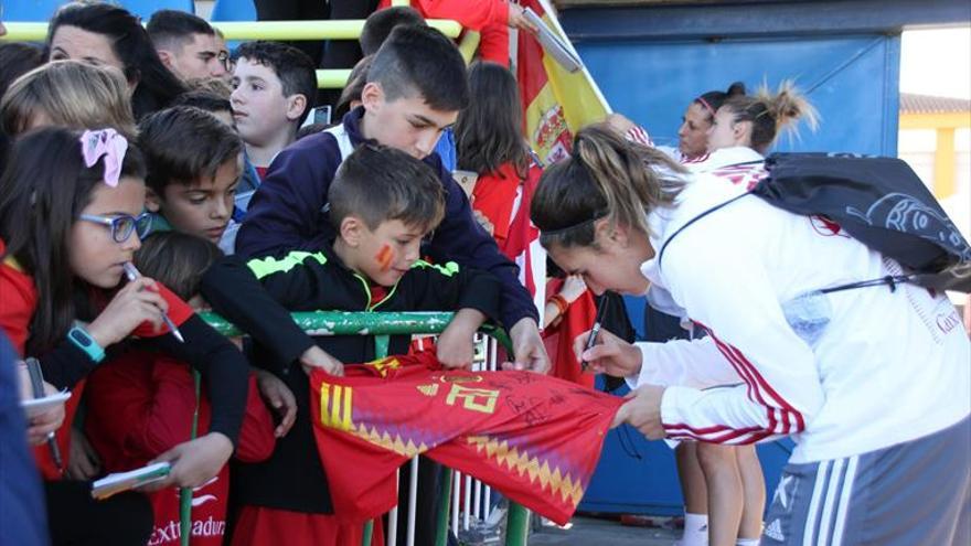 España se pone a tono para el Mundial en Don Benito