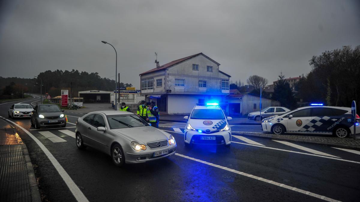 Uno de los controles oficiales realizados en O Rial.