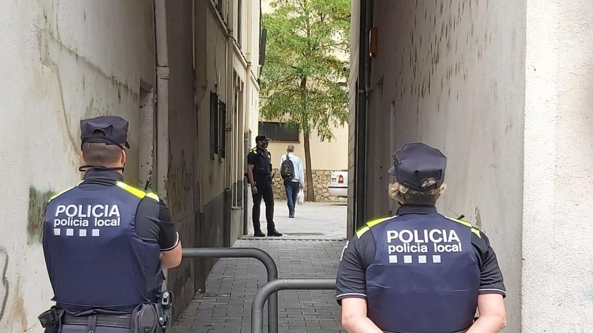 La Policia Local de la Jonquera ha identificat i detingut el presumpte autor del furt.