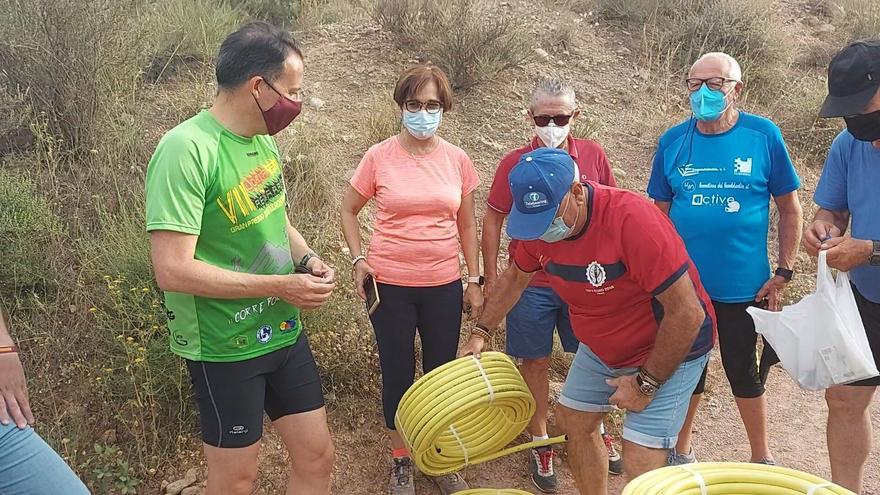 Mangueras para hacer más fácil el riego del Cejo de Lorca