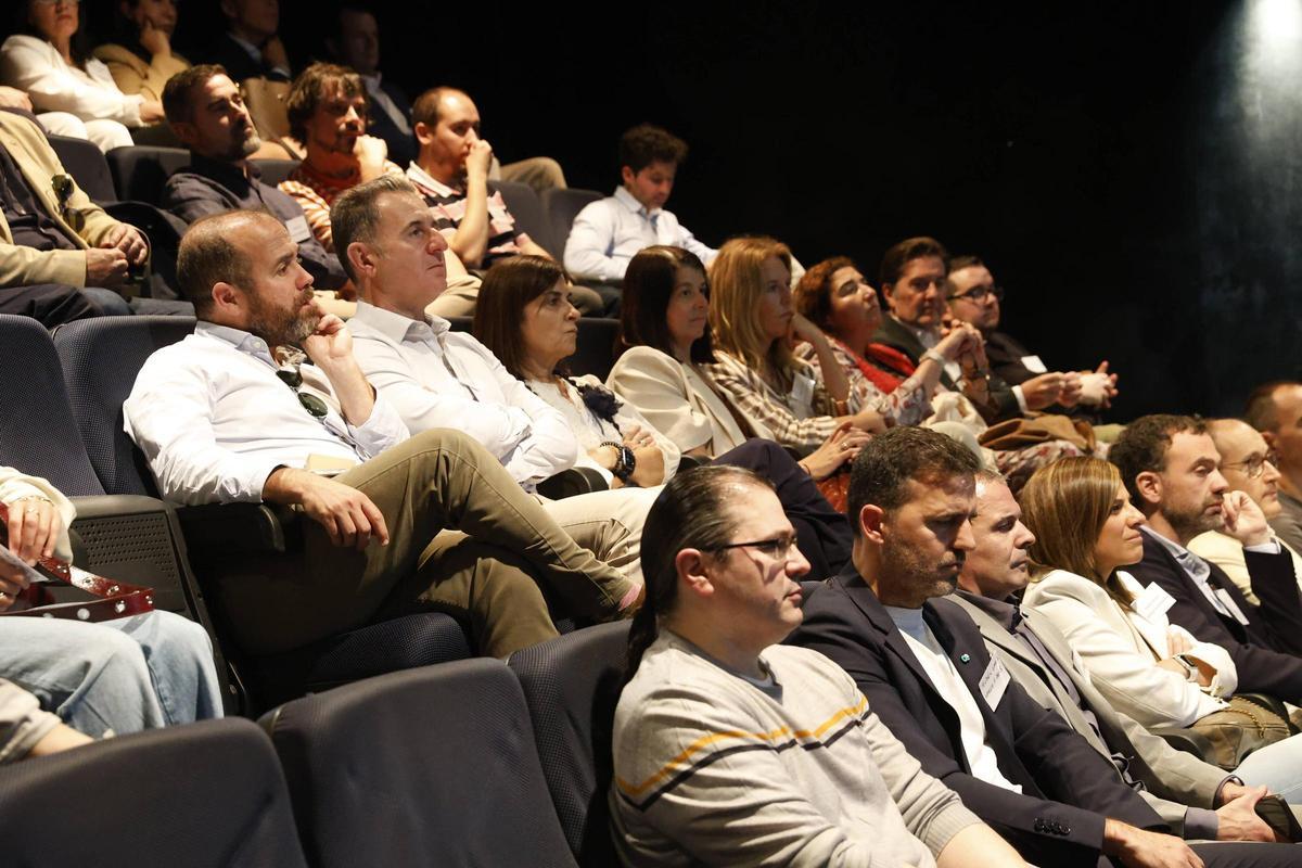 Sea Eight prevé llevar al mercado en noviembre de 2029 la producción de la fase integral de su planta de Gijón, en imágenes