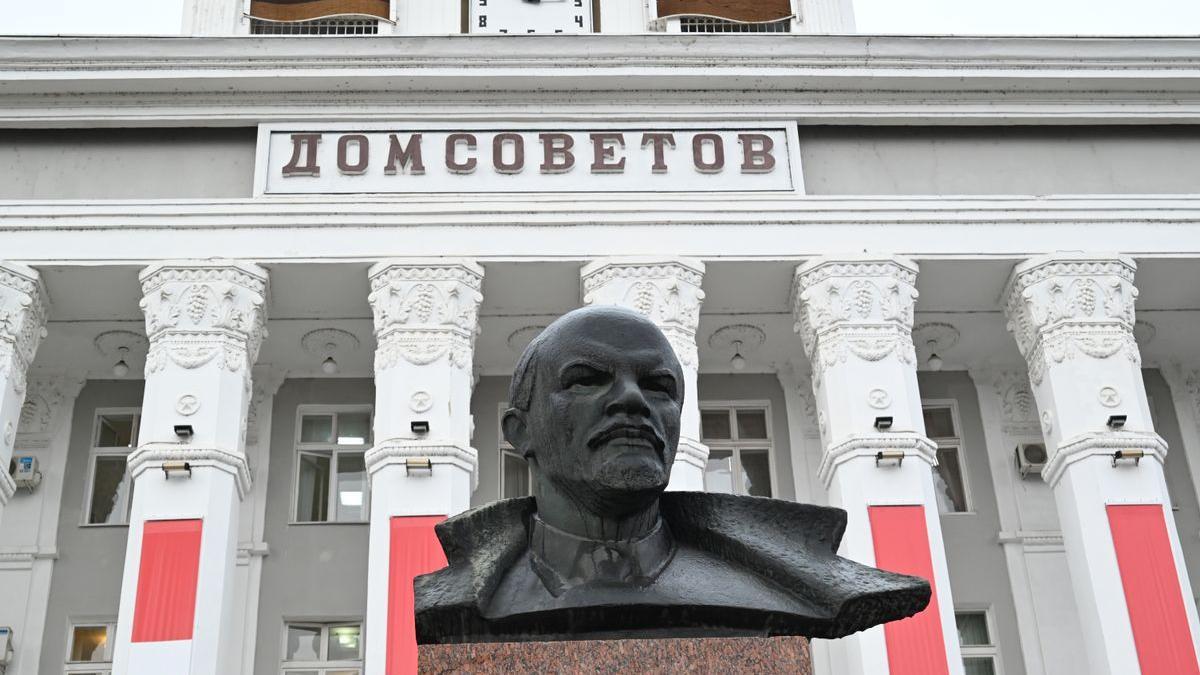 Foto del busto de Lenin en la Casa de los Soviet en Tiráspol, Transnistria.