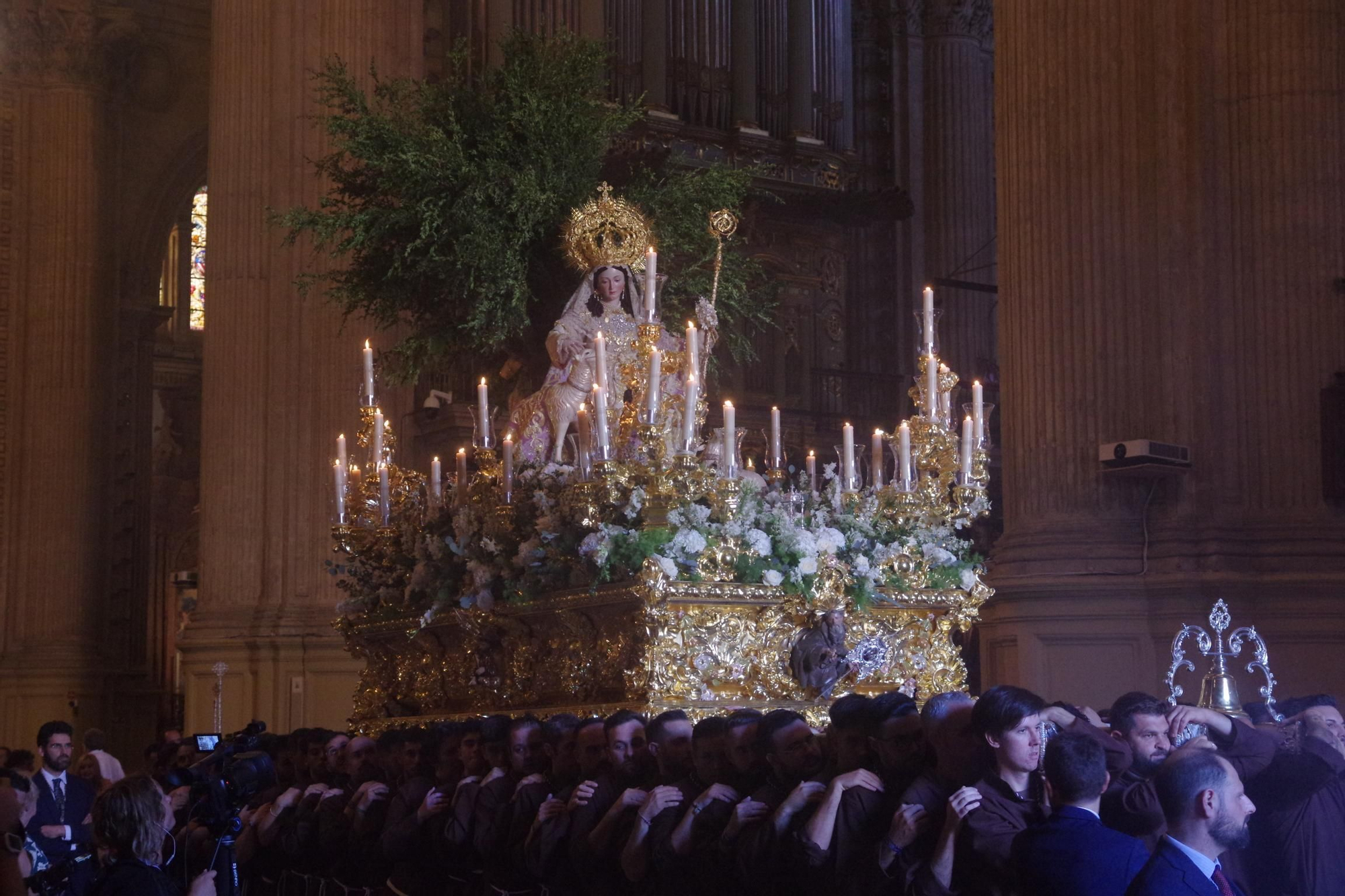 La procesión de la Divina Pastora por su Coronación Canónica, en imágenes