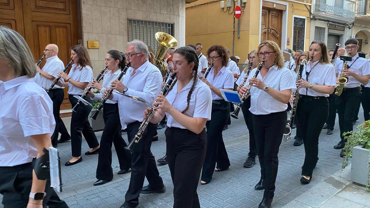 Músicos de la banda en las fiestas del año pasado.