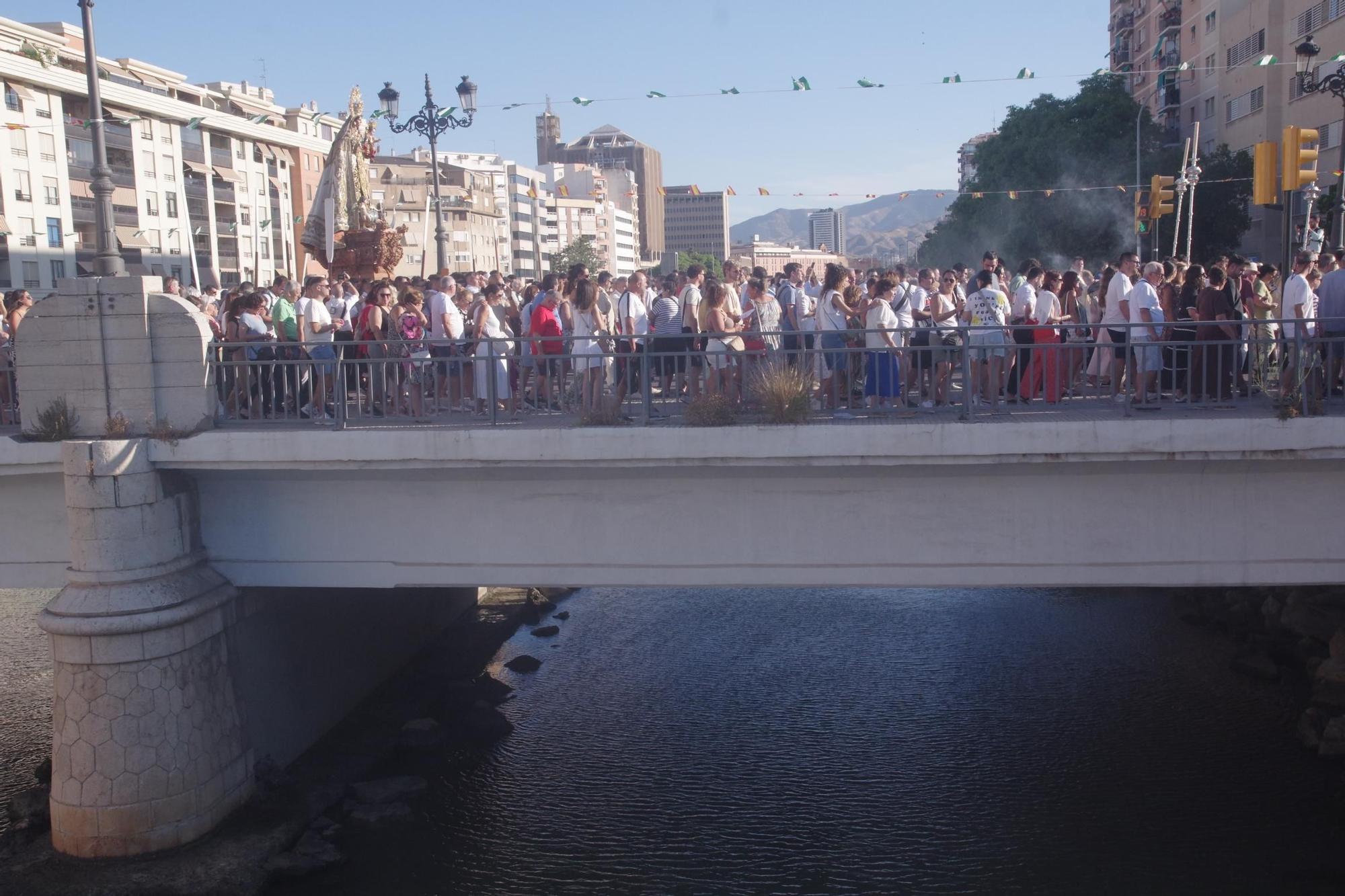 La procesión de la Virgen del Carmen Coronada de El Perchel, en imágenes