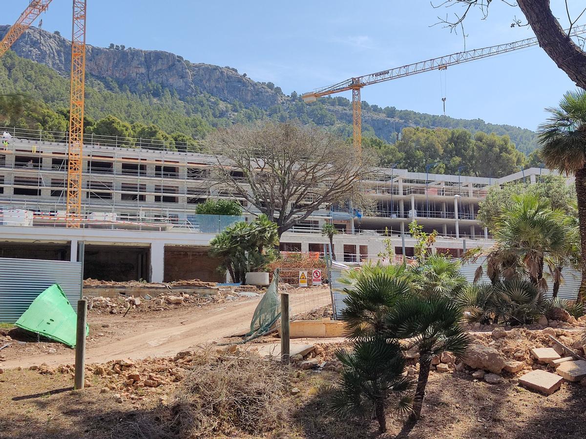 El Hotel Formentor, en pleno proceso de reconstrucción.