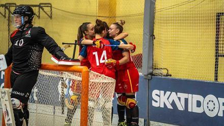 España celebra uno de los goles