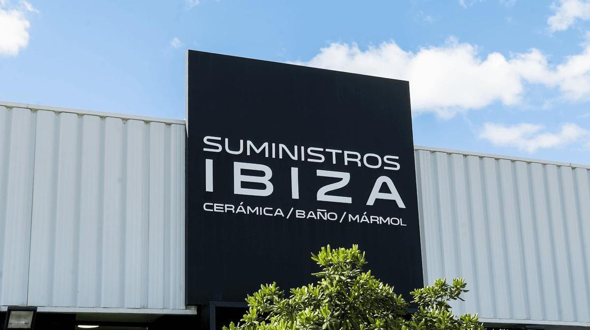 Con más de 60 años de historia, Suminitros Ibiza destaca por su fuerte vocación de servicio y alma de cercanía.