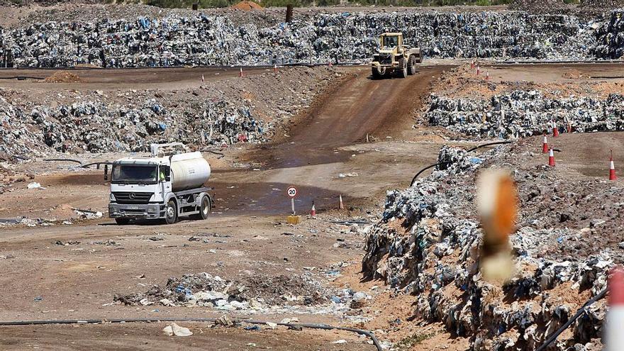 La tasa de basura con el 21% de IVA está asfixiando a los consistorios