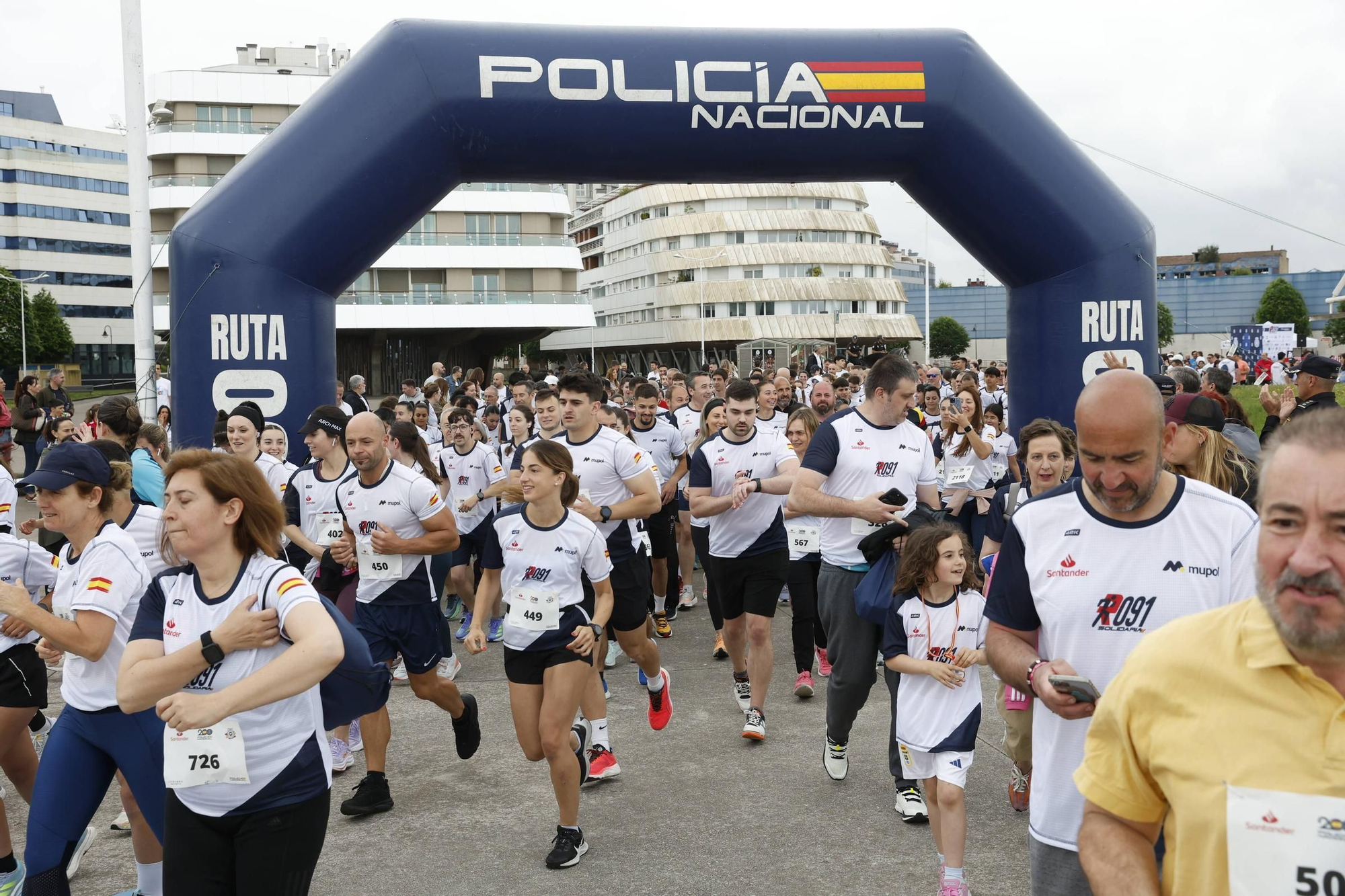 En imágenes: Gijón se vuelca con la "Ruta 091" de la Policía Nacional