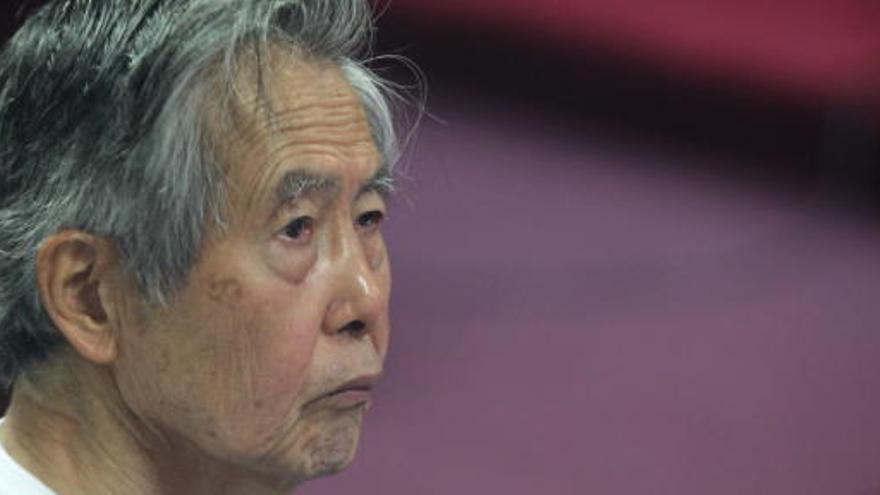 Fujimori en el juicio por la compra de la línea editorial de diarios sensacionalistas.