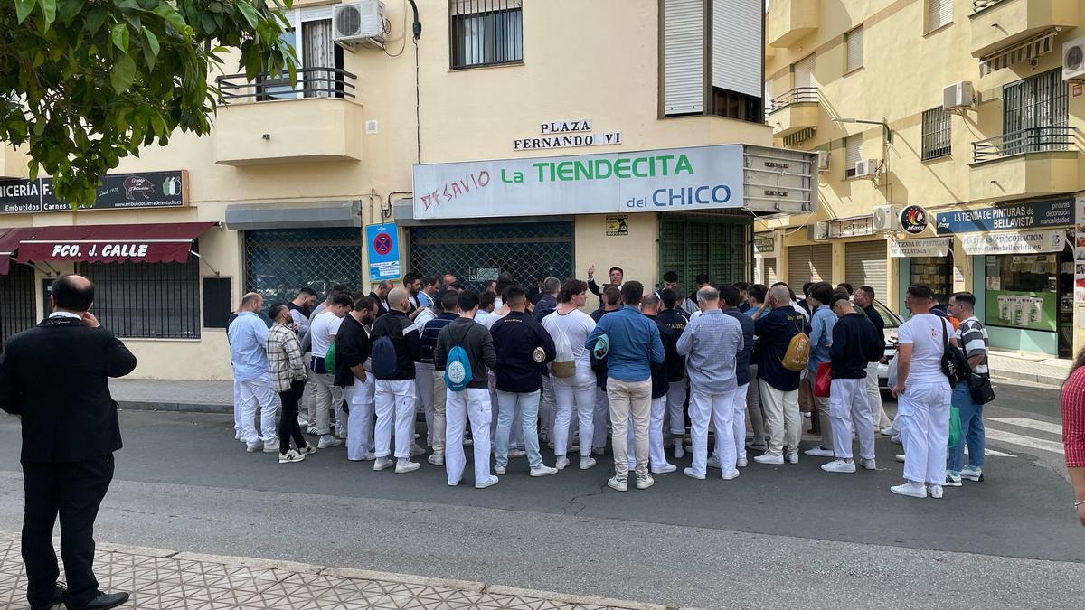 Preparándose en Bellavista, explicando los relevos.