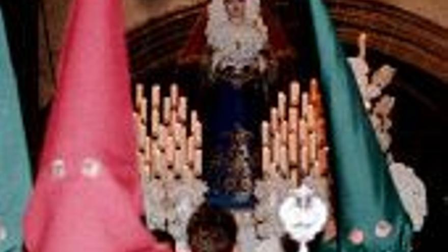 La Virgen de la hermandad de la Pasión desfila por vez primera