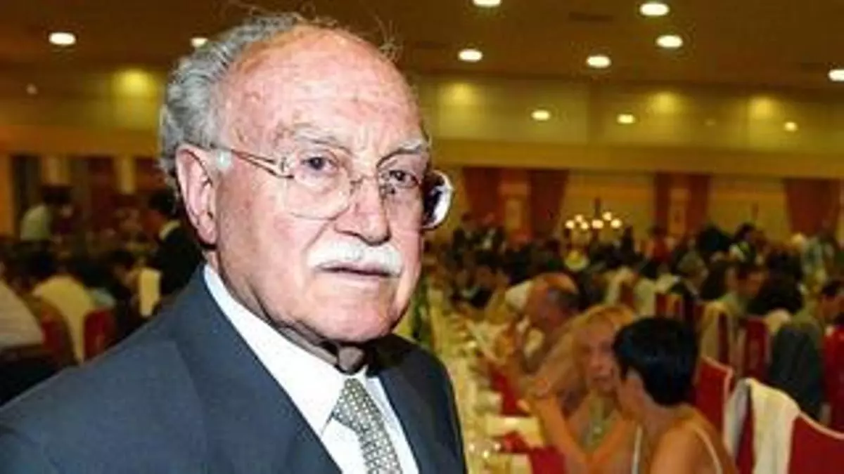 Muere a los 99 años el aparejador Fernando Álvarez López, "un hombre muy involucrado en la vida de Gijón"
