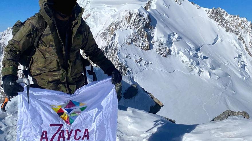 La bandera de Azayca, en el Monte Maldito