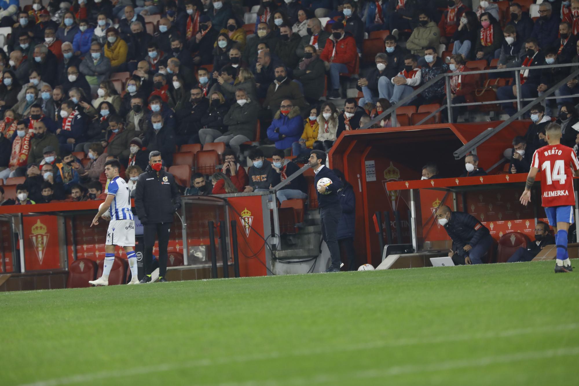 El partido entre el Sporting y la Real Sociedad B, en imágenes