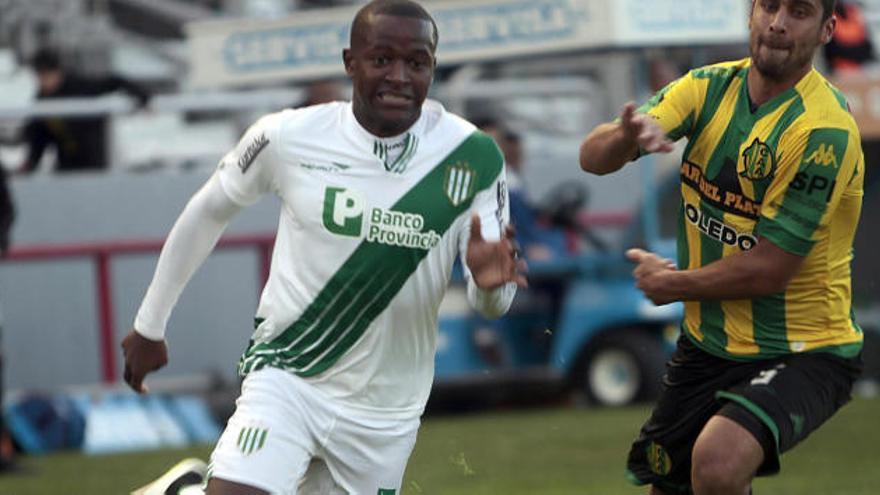 El extremo colombiano, en un partido de Banfield