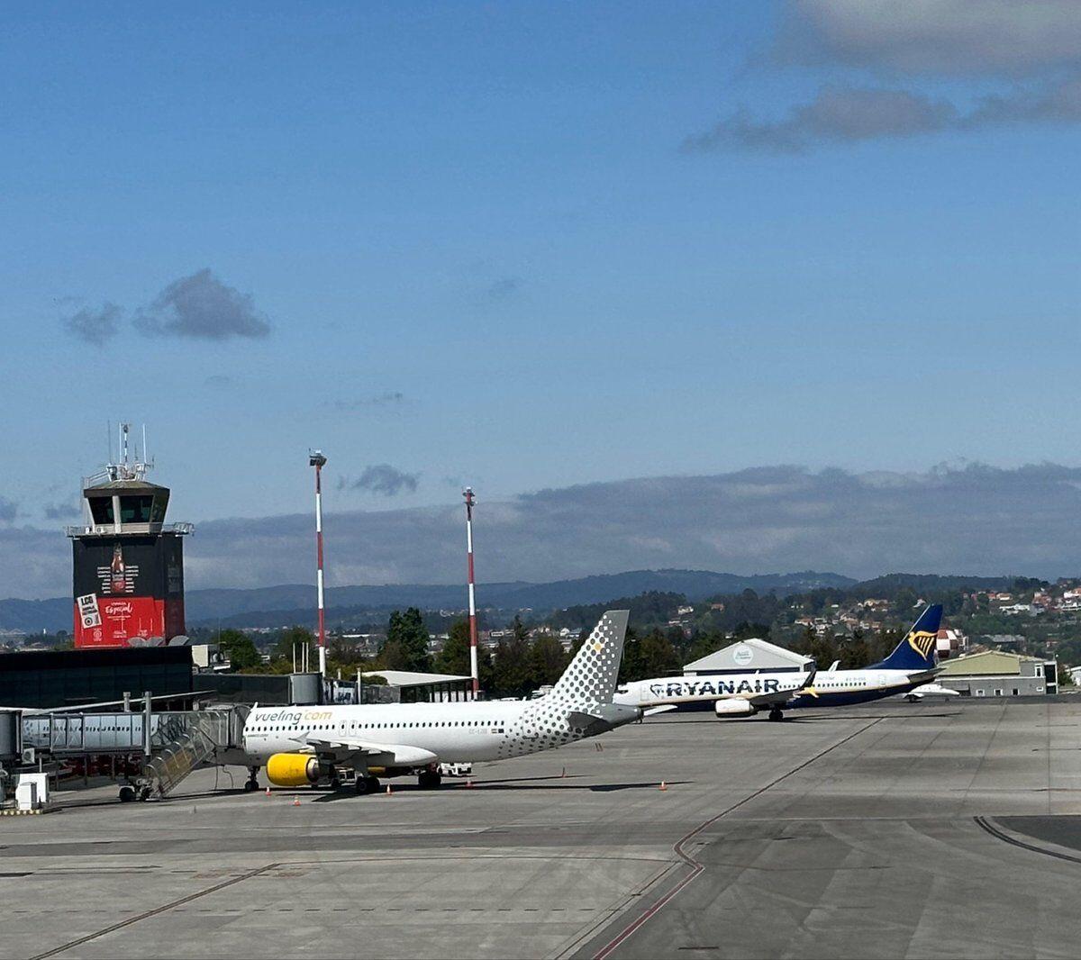 Avión de Ryanair por primera vez en el aeropuerto de Alvedro