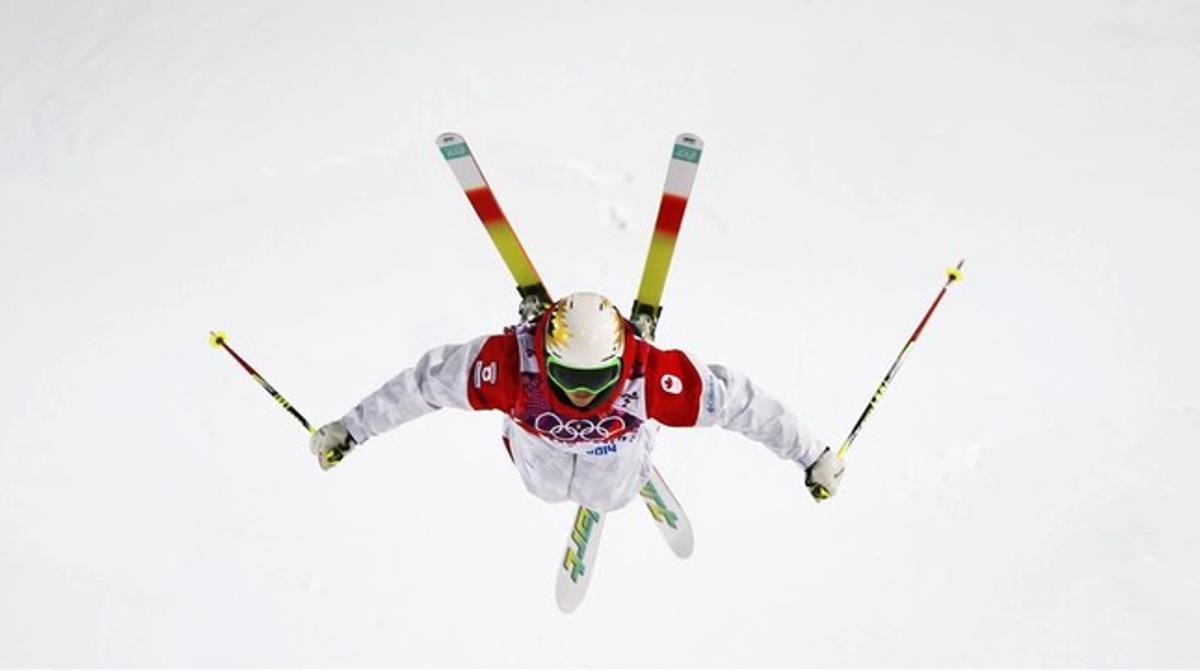 Chloe Dufour-Lapointe del Canadà realitza un salt durant la ronda classificatòria d’Estil Lliure als Jocs Olímpics de Sotxi.