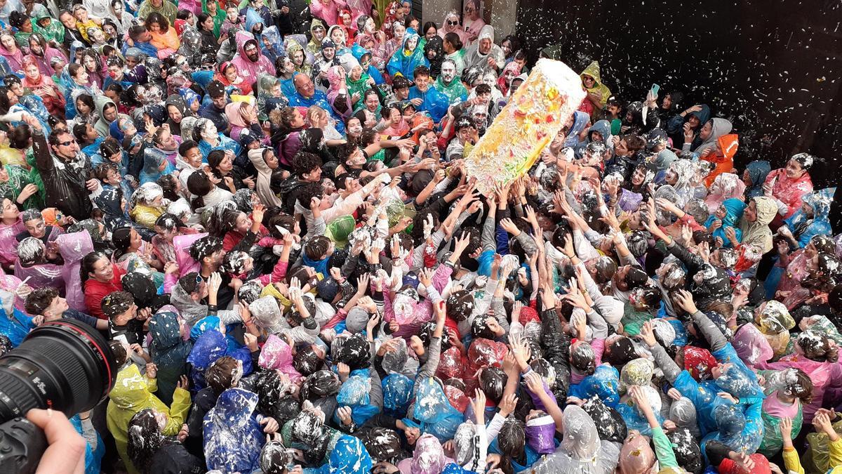 Inicio de la 'merengada' del Carnaval de Vilanova i la Geltrú