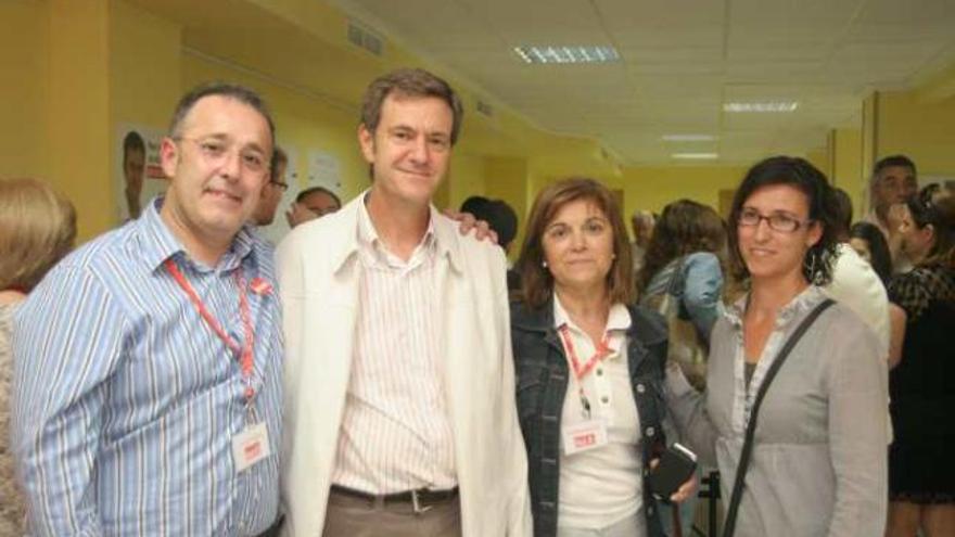 El candidato socialista Manuel Díez, anoche en la sede.