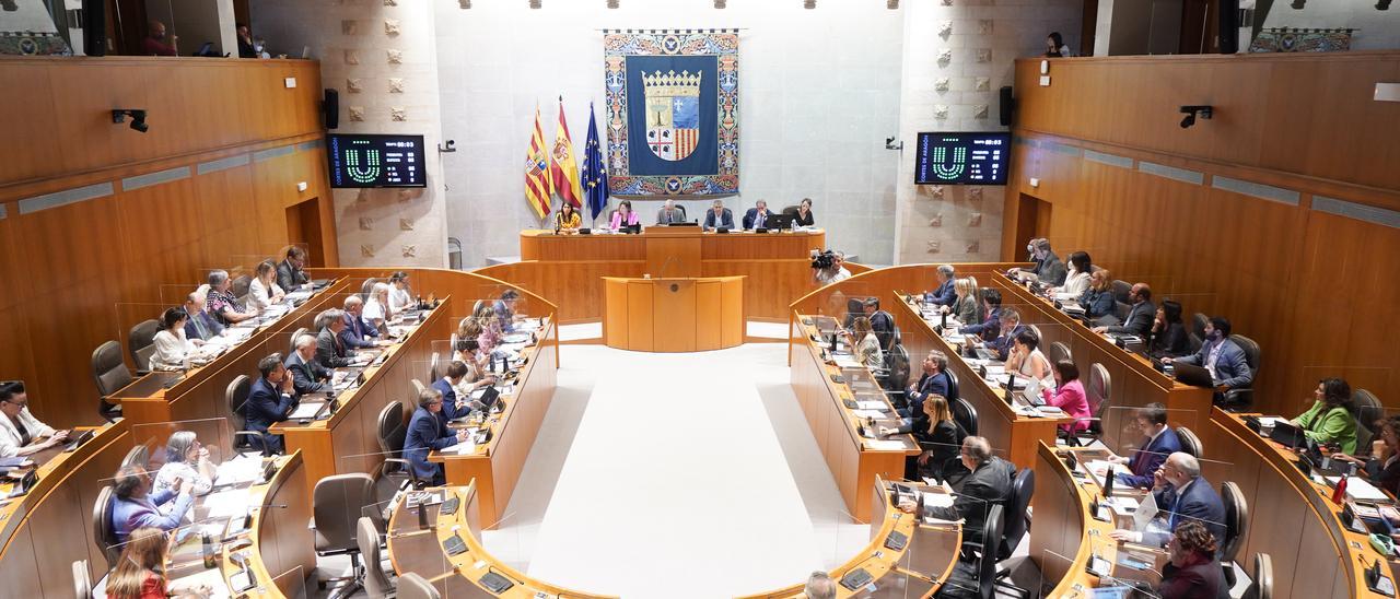 Las Cortes de Aragón celebraron ayer dos plenos, uno monográfico sobre la reforma del Estatuto de Autonomía, y el llamado ‘pleno escoba’ de fin de curso.o