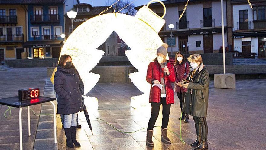 Por la izquierda, Ana R. Nosti, Begoña González y Blanca García, en la Pola.