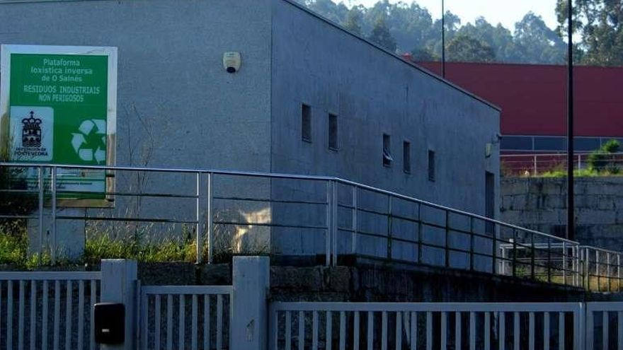 Nave de la plataforma logística de Sete Pías. // Iñaki Abella