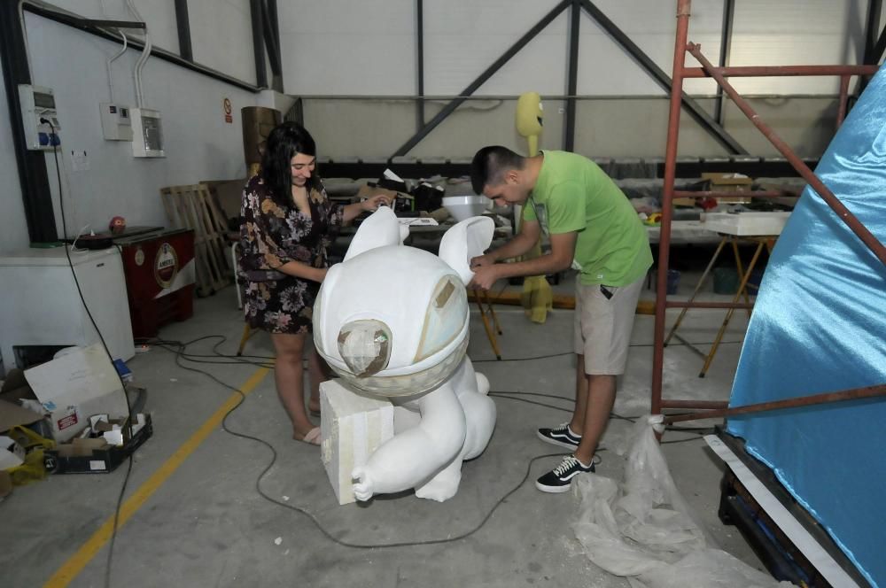 Preparación de carrozas para el Descenso del Nalón