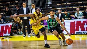 Cameron Hunt, en una acción del partido de ida contra el Hapoel Holon