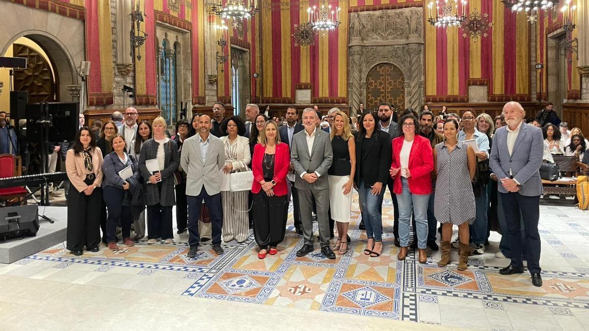 Presentación del primer Plan Antiracista del Ayuntamiento de Barcelona, en el Saló de Cent