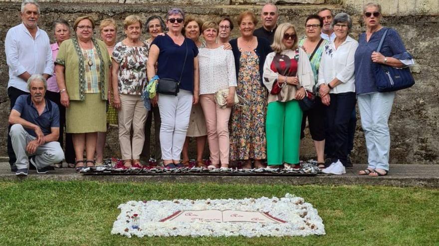 Perbes luce sus tradicionales alfombras florales con motivo de las fiestas del Corpus