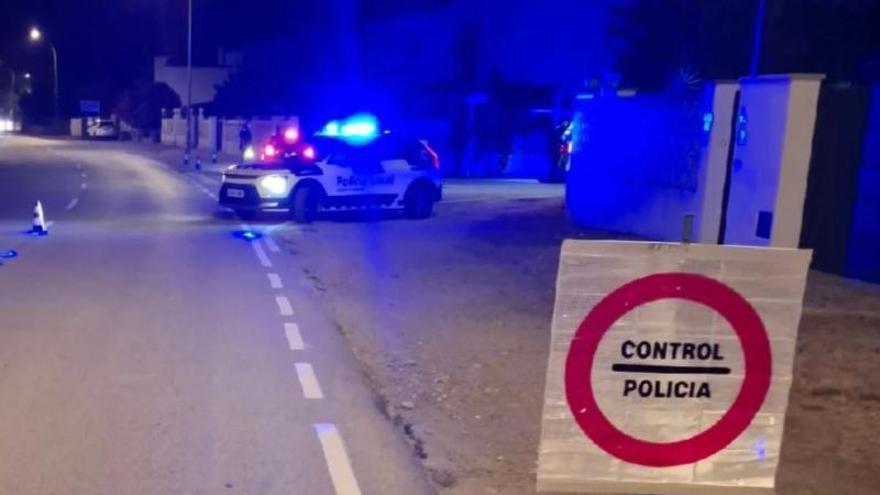 Detenen un home amb una ordre de recerca després de fugir d'un control policial a Empuriabrava