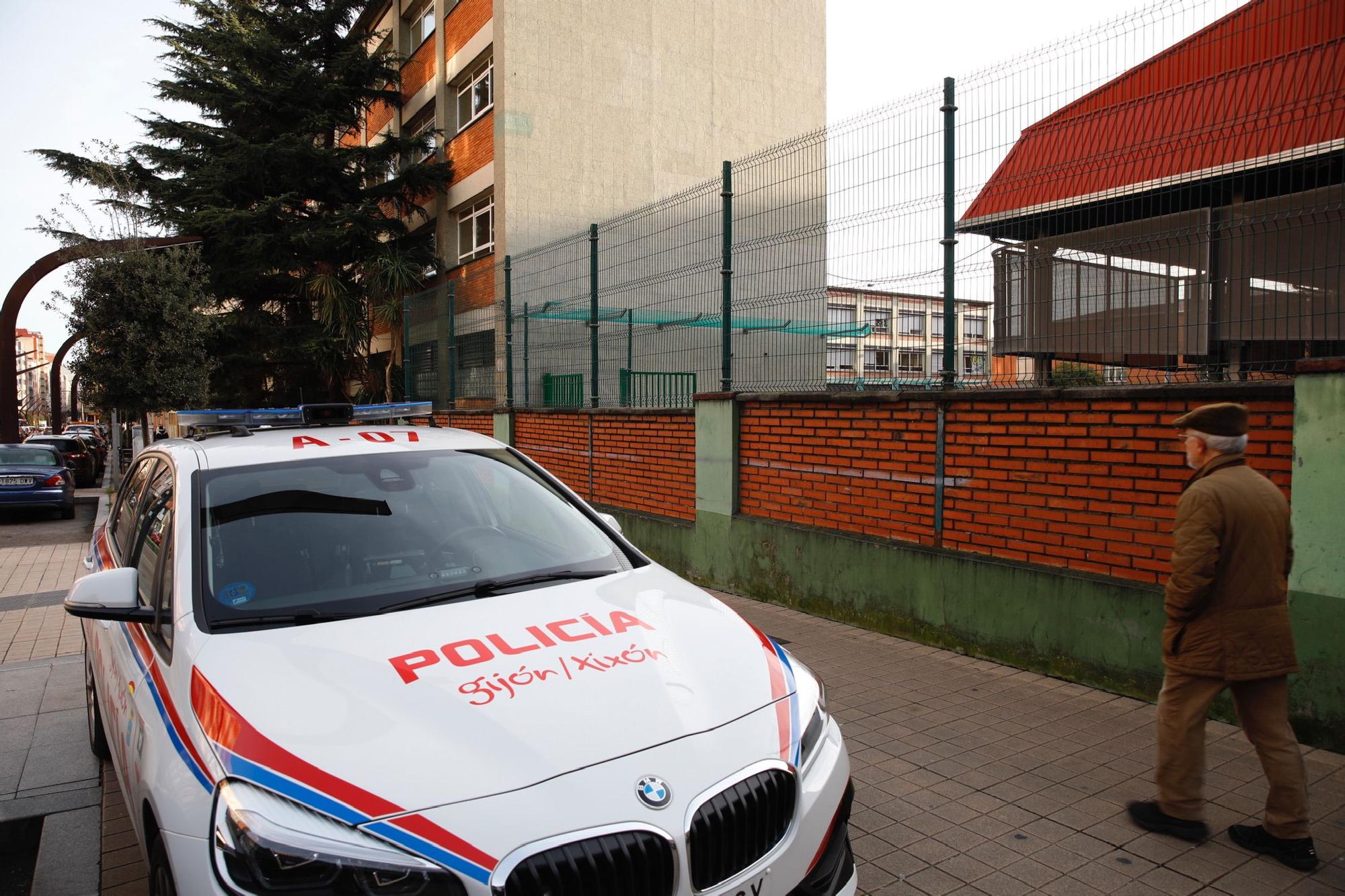 EN IMÁGENES: Se derrumba el suelo de una clase del colegio Rey Pelayo en Gijón