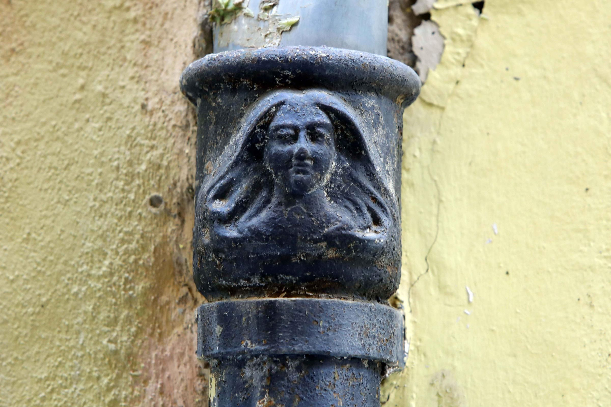 Descubre las "Caras del agua" en las fachadas del centro histórico de València