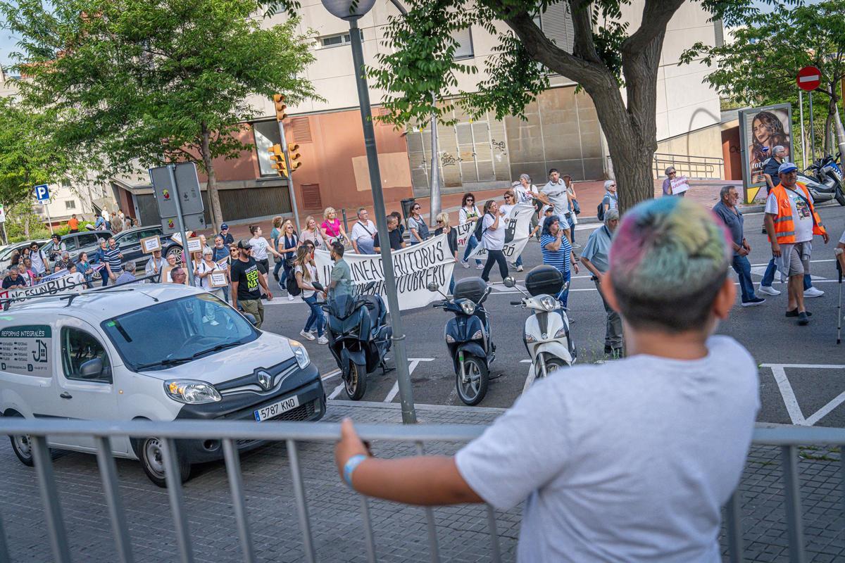 Vecinos de Torre Baró retoman la lucha de El 47 y exigen acabar con los retrasos del bus a demanda
