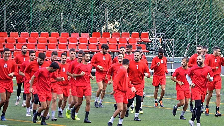 Los futbolistas de la UD Guía, en uno de los entrenos de esta semana.