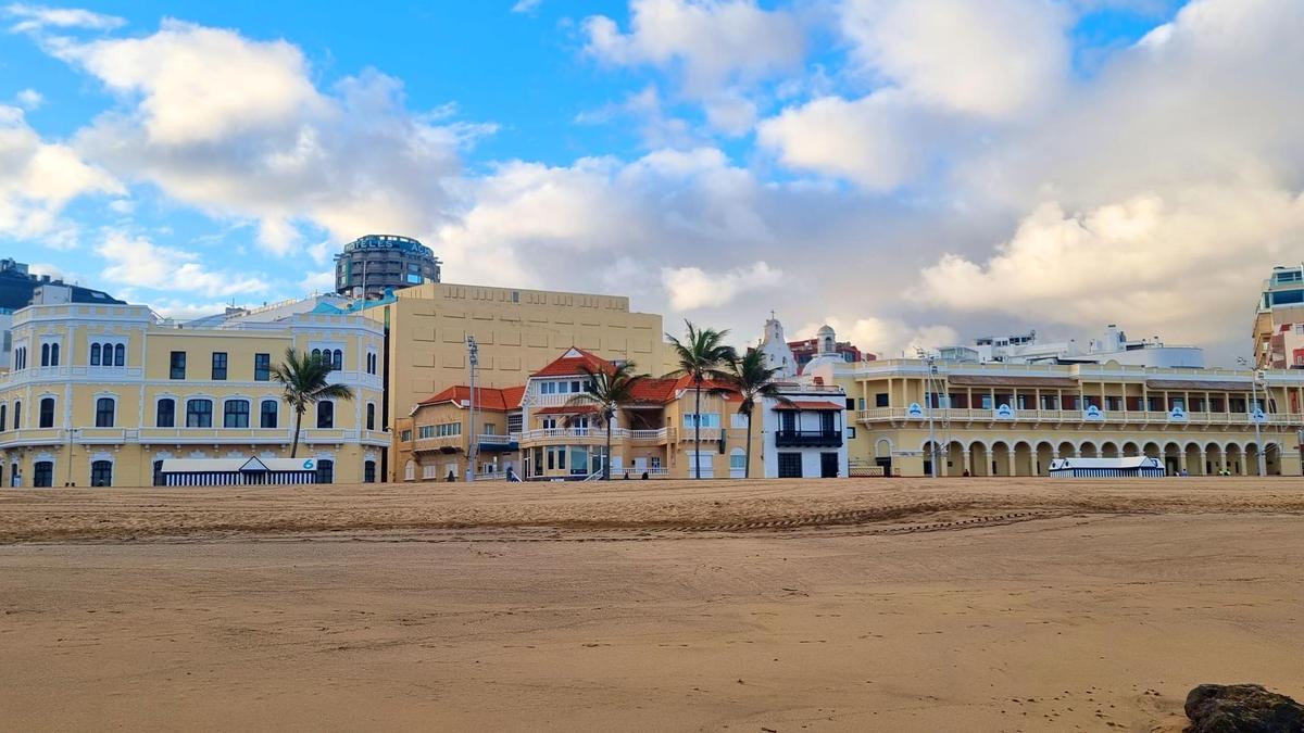 El frente ecléctico de Las Canteras.