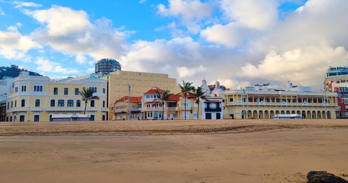 El frente ecléctico de Las Canteras.