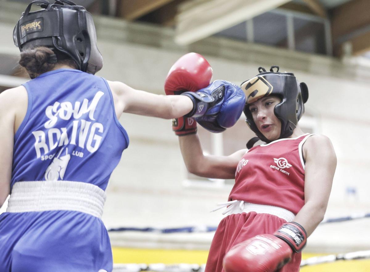 El Germans Escalas reunió a 30 boxeadoras en la primera edición del torneo ‘Queens of the Ring Baleares’
