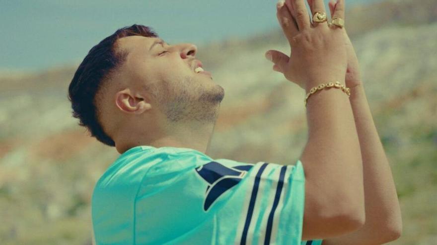  publica nuevo disco, ‘PA$O A PA$O’, con colaboraciones como la de SFDK
