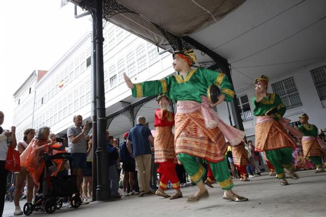 EN IMÁGENES: La segunda jornada del festival internacional de música y danza de Avilés llena las calles de la ciudad