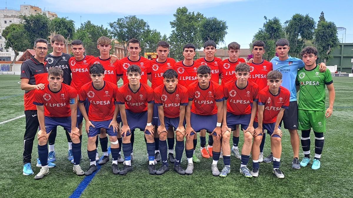 El juvenil de la UE Tavernes, antes de jugar su encuentro