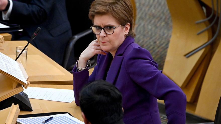 Sturgeon mantiene su intención de celebrar un segundo referéndum de independencia en Escocia en 2023