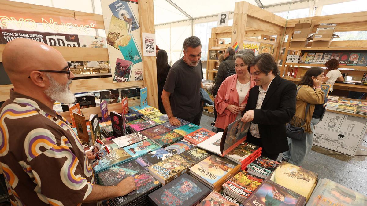Ambiente en la cuarta edición de BDra Gráfica, que llena Pontevedra de cómic hasta el domingo.