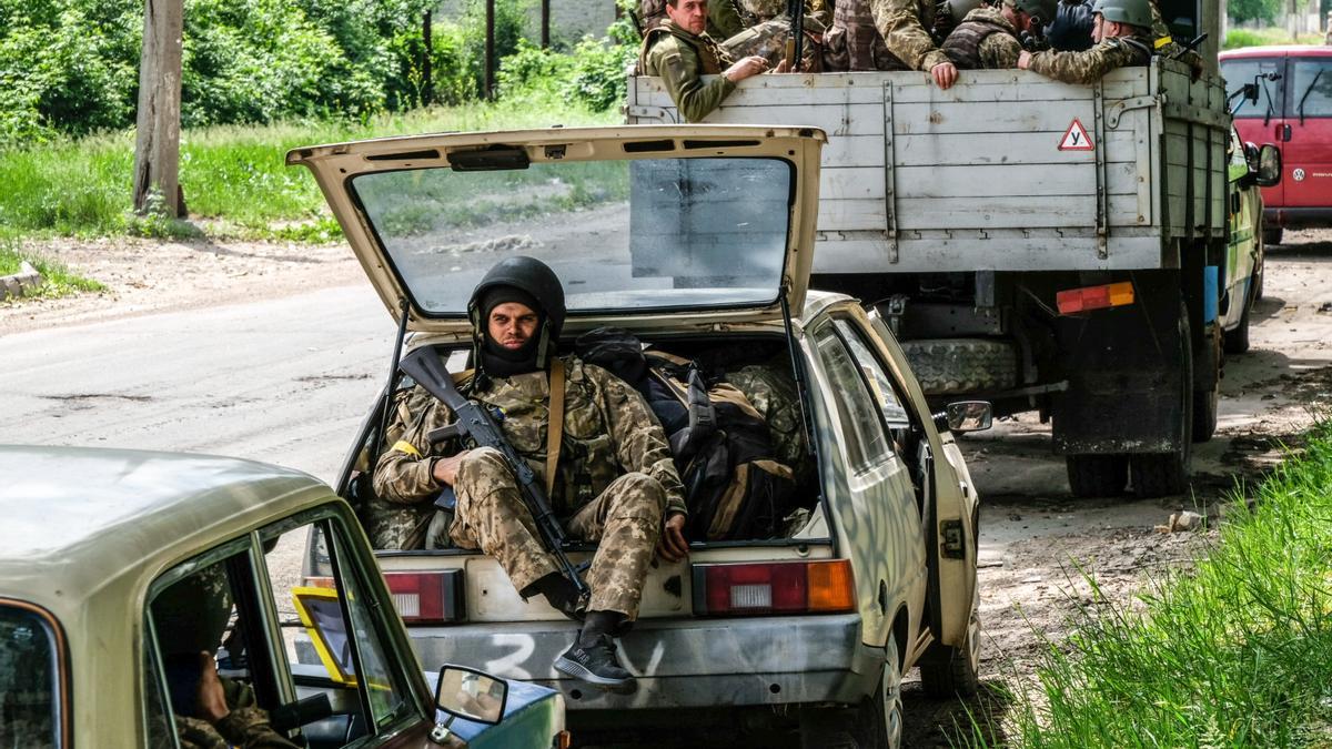 Soldados de Ucrania en la ciudad de Lisichansk, en la provincia de Lugansk.